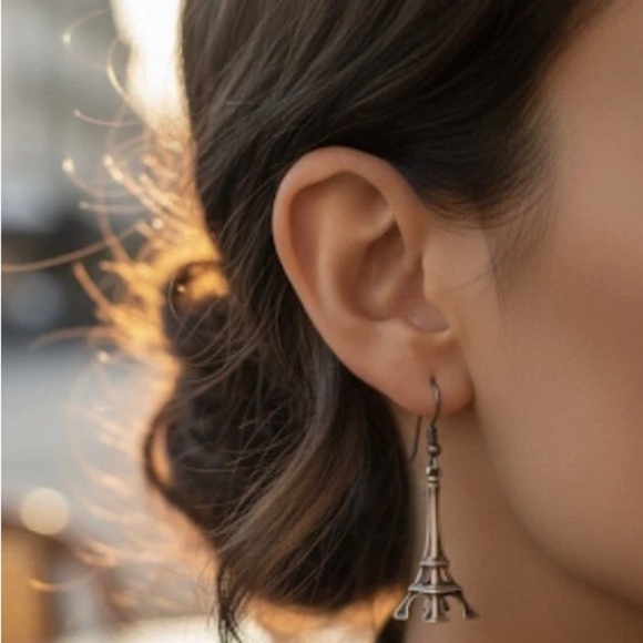 Paris .925 Silver Eiffel Tower Earrings stamped designer - Picture 3 of 6